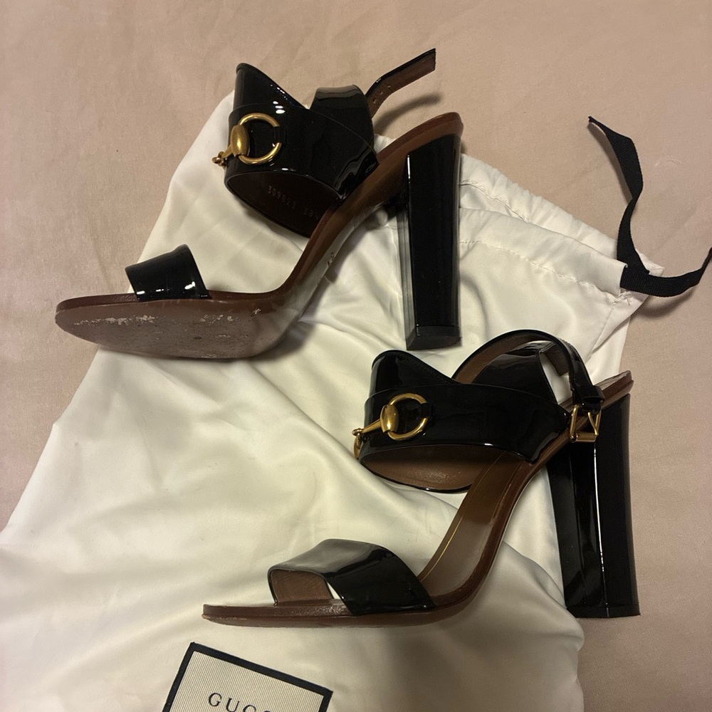 Gucci Black Patent Leather Sandals (Horsebit)